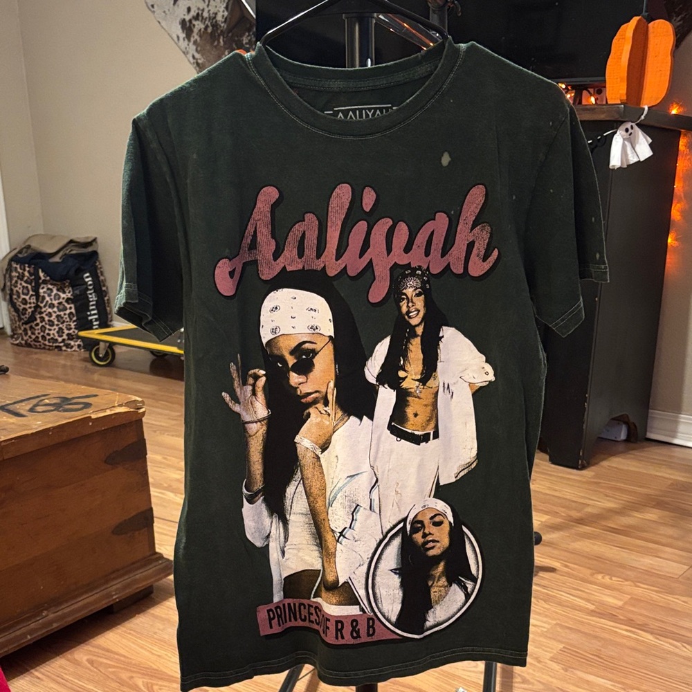 Aaliyah Graphic T-Shirt